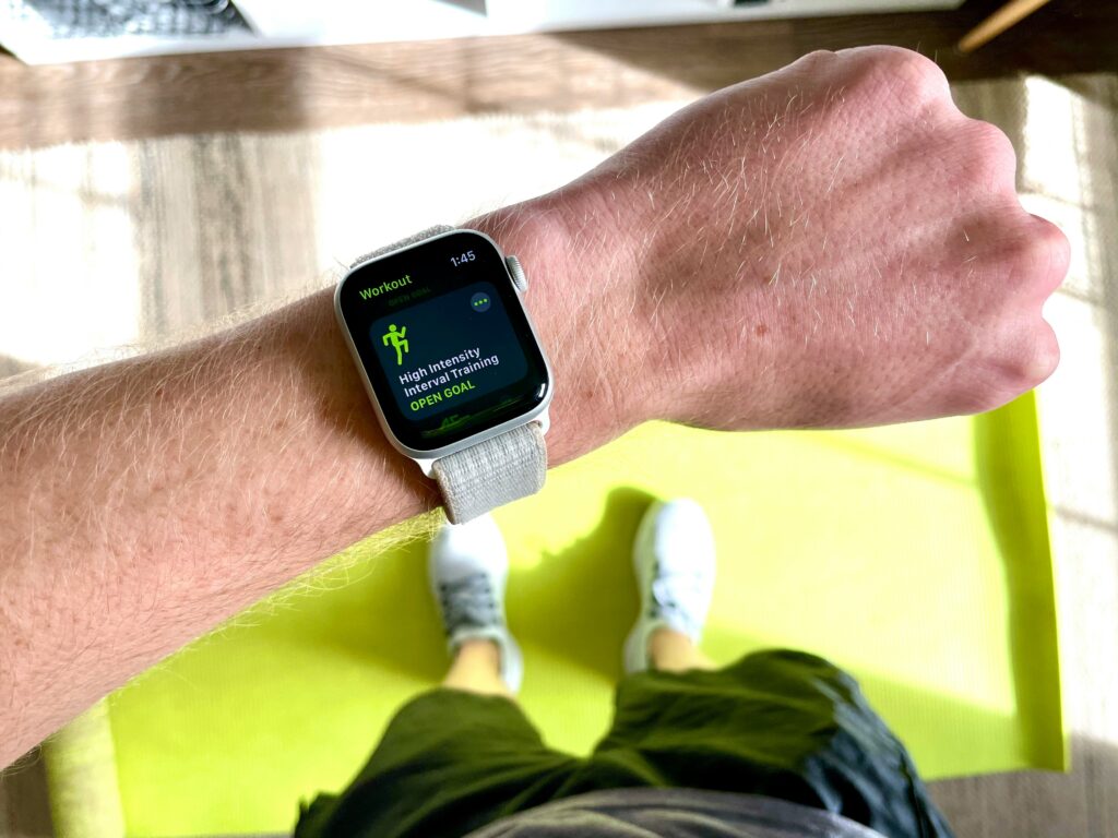 Samsung Galaxy Watch 7 vs Amazfit Bip 6 vs Redmi Watch 5: Qual o Melhor Smartwatch Barato de 2026?
